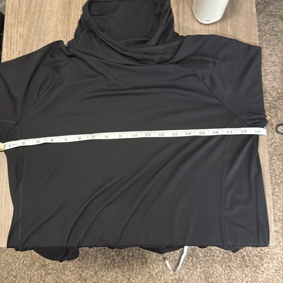 Nine West active pullover top athletic shirt black size Medium thumb hole pocket - Picture 10 of 11